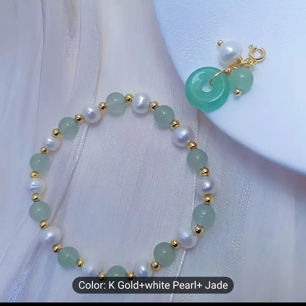 💚💚HOST PICK💚💚 STUNNING!! Jade and Freshwater Pearl Bracelet with GOLD Beadin - Picture 3 of 16